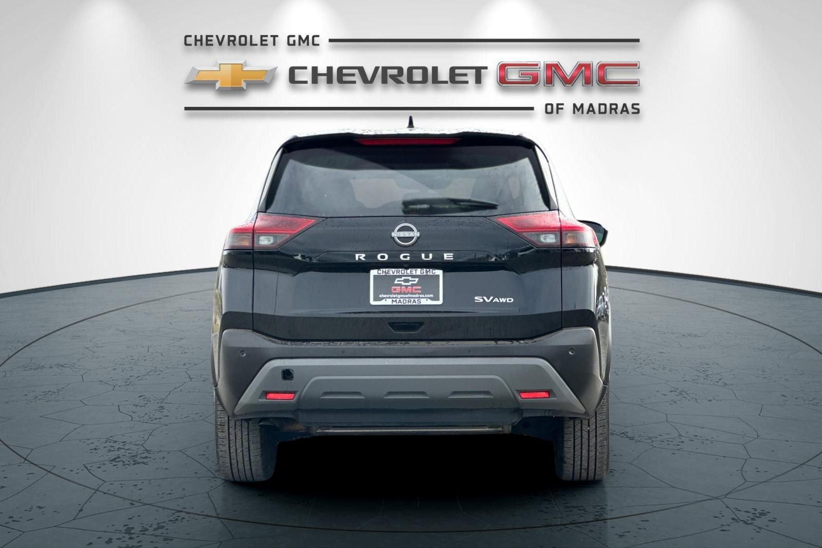 Used 2023 Nissan Rogue SV image 4