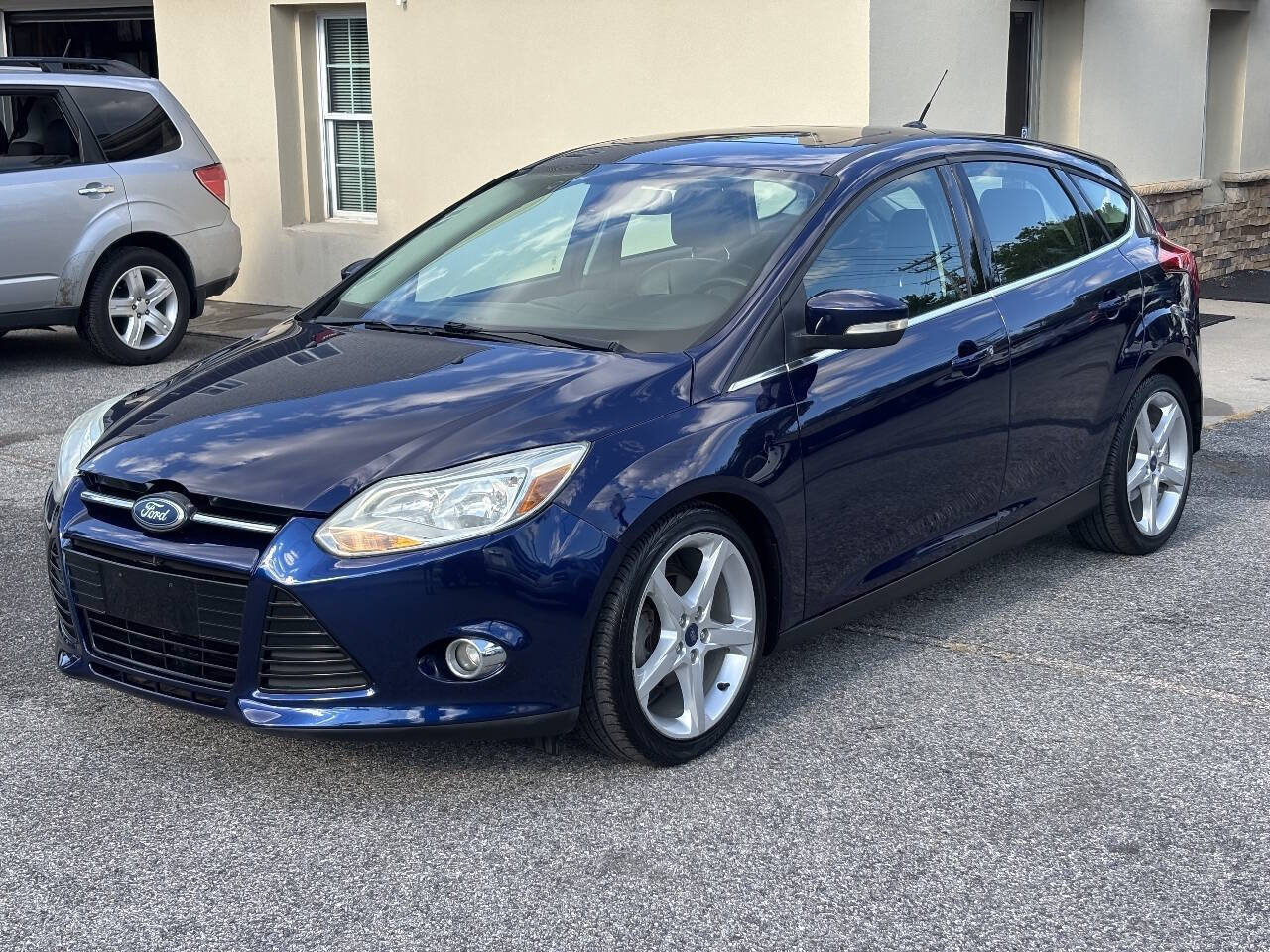 Used 2012 Ford Focus Titanium FWD image 1