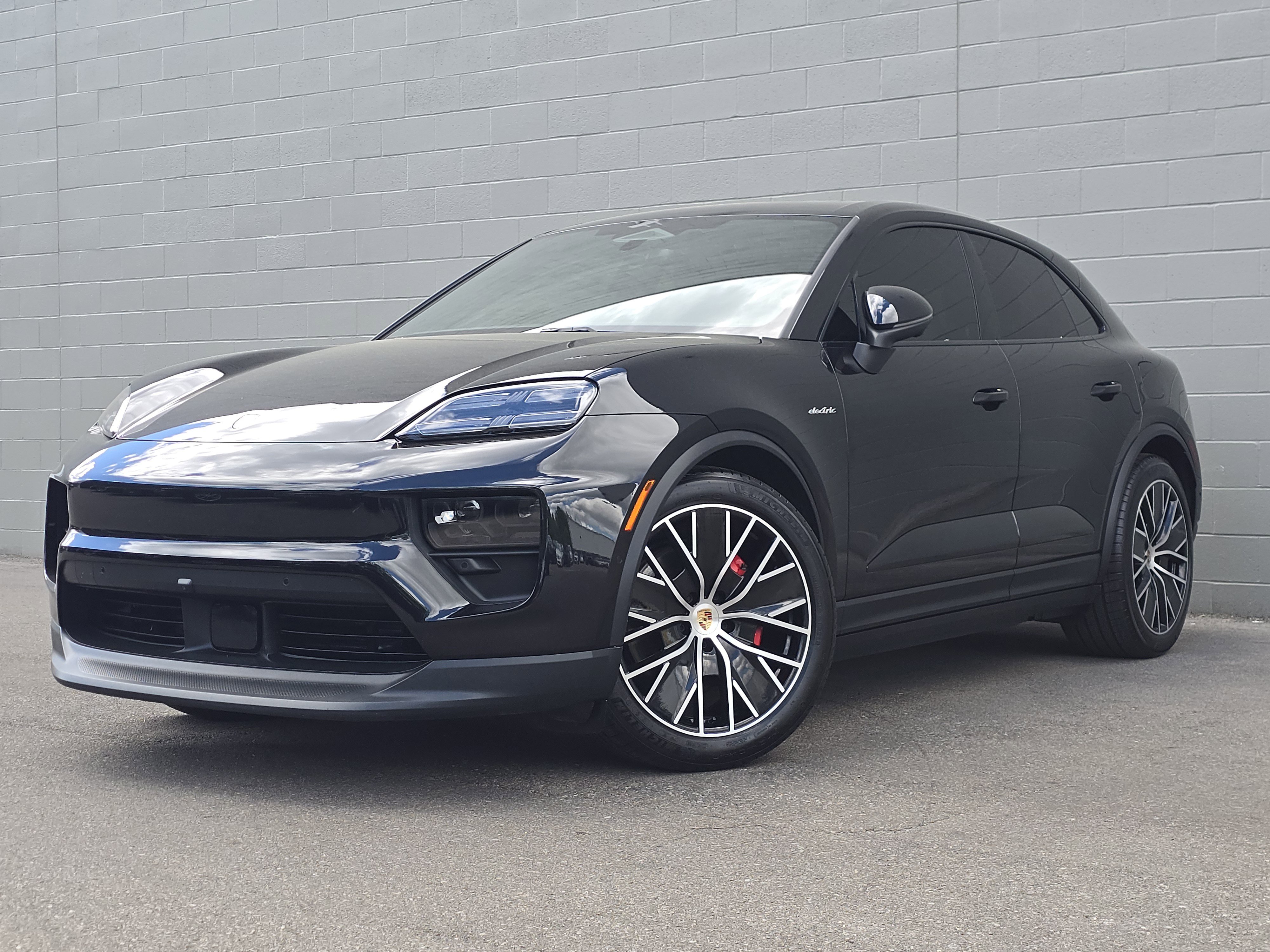 Certified 2025 Porsche Macan 4S Electric AWD/4WD video 1
