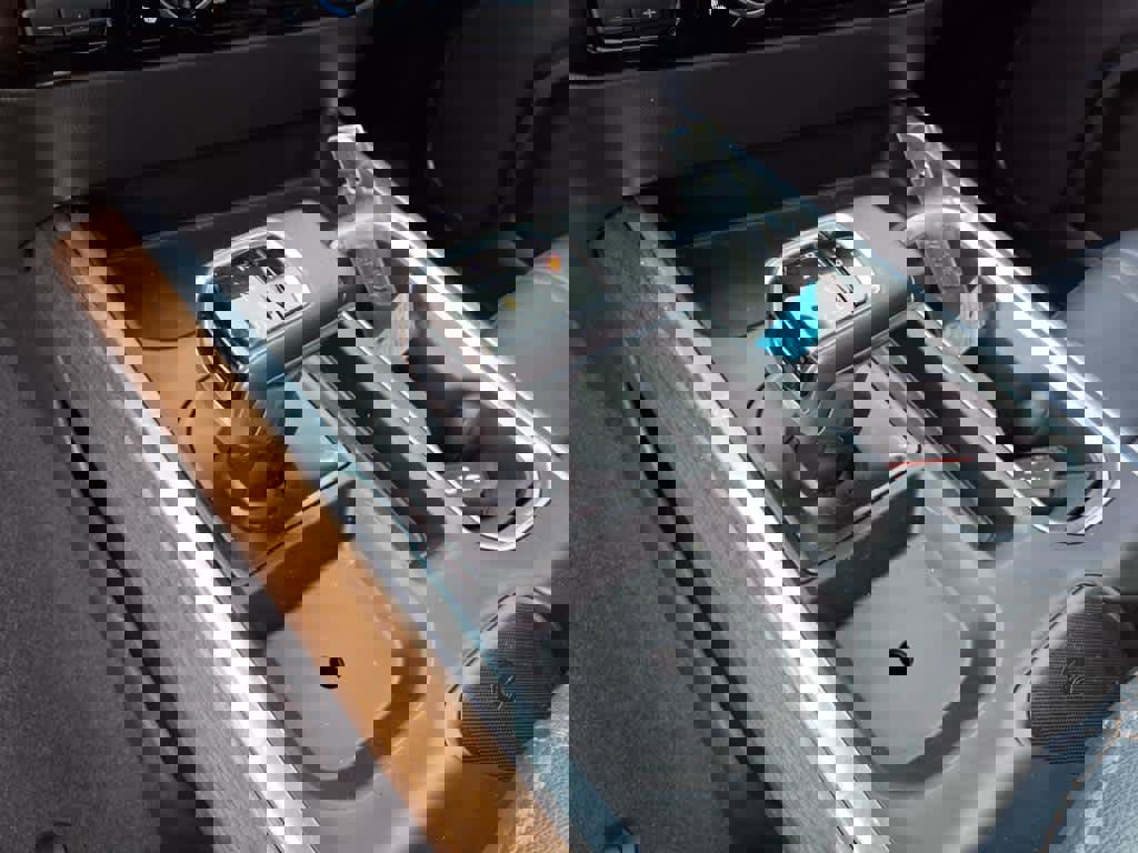 Used 2022 Chevrolet Silverado 1500 High Country w/ High Country Premium Package image 16