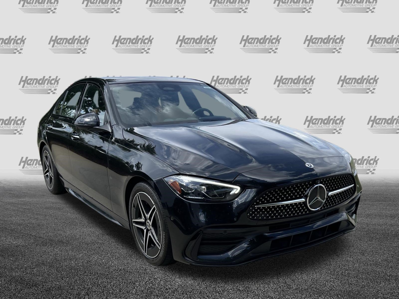 Used 2023 Mercedes-Benz C 300 4MATIC Sedan image 2