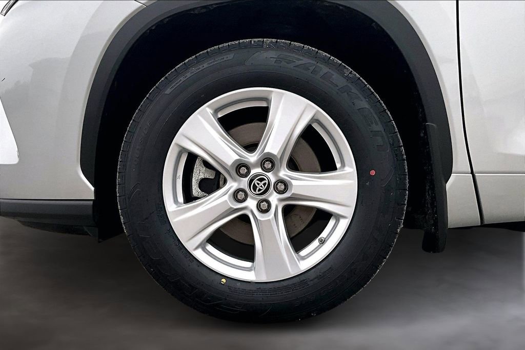 Used 2023 Toyota Highlander L image 34
