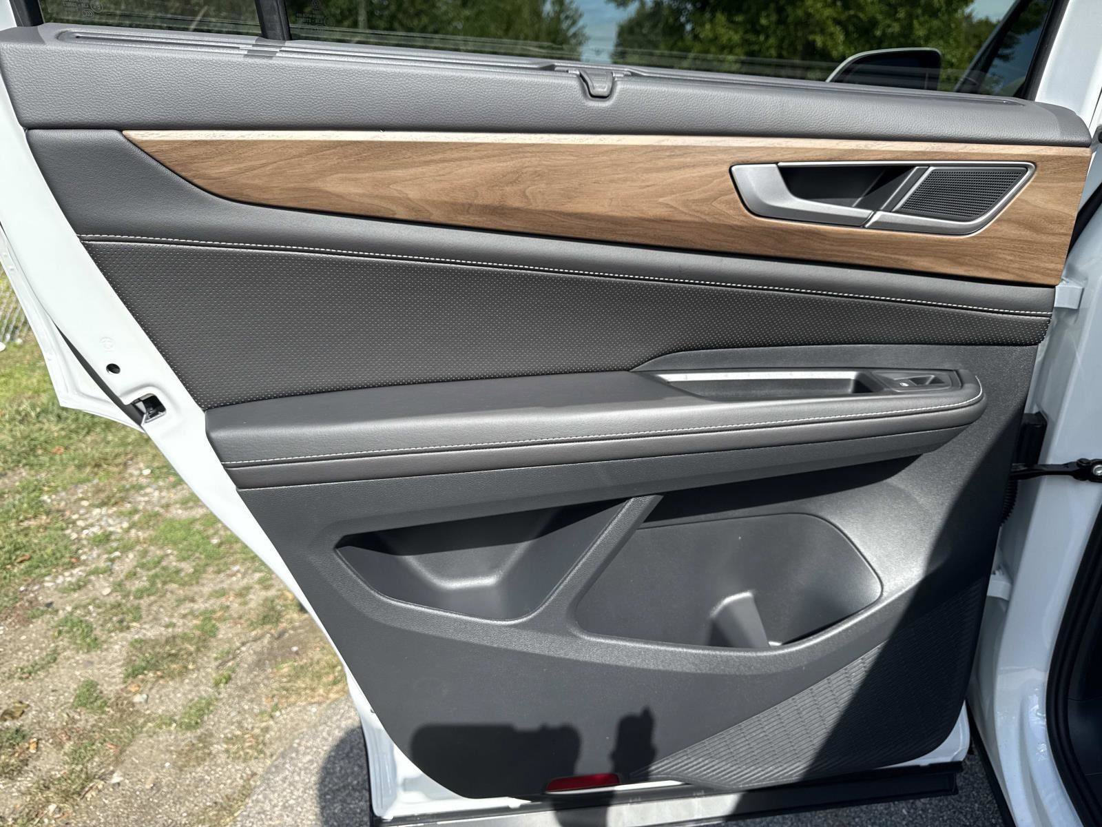 New 2026 Volkswagen Atlas SE image 7