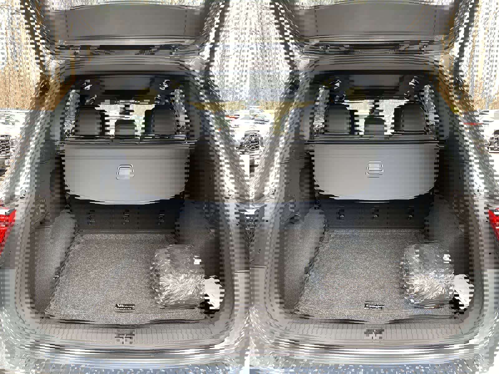 Used 2024 Volkswagen Tiguan SEL R-Line image 11