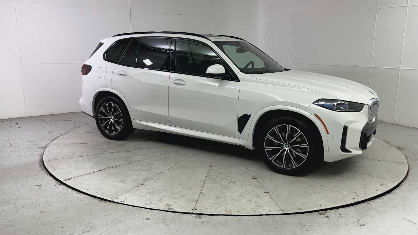 Used 2026 BMW X5 xDrive40i image 8