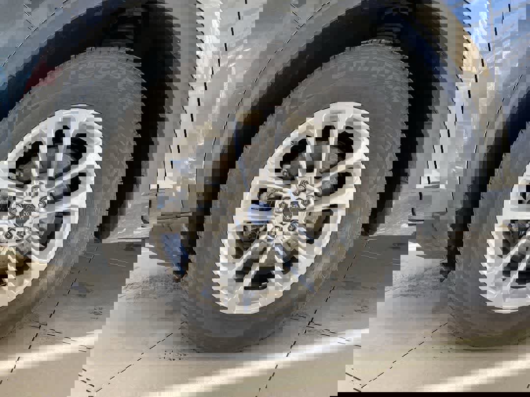 Used 2020 Ford Escape SE image 10