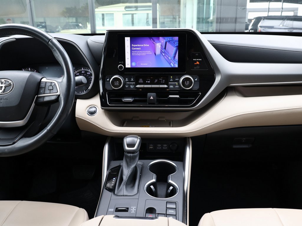 Used 2023 Toyota Highlander XLE image 23