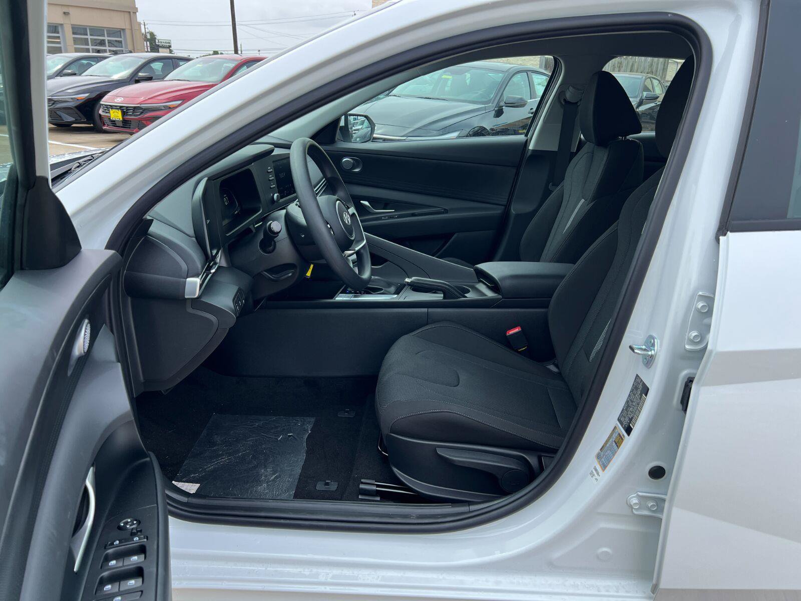 New 2026 Hyundai Elantra SE FWD image 9