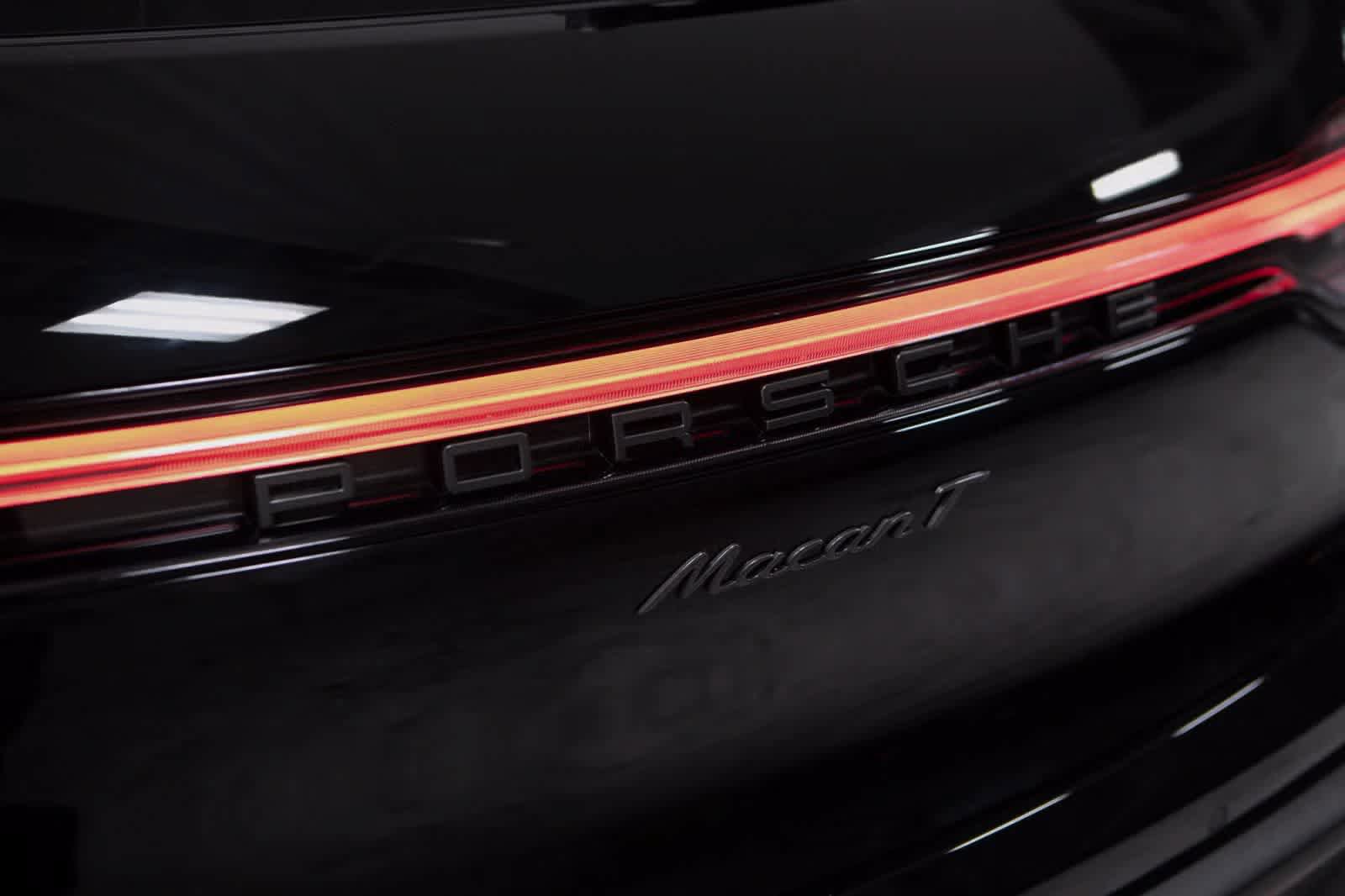 Certified 2026 Porsche Macan Turbo AWD/4WD image 18