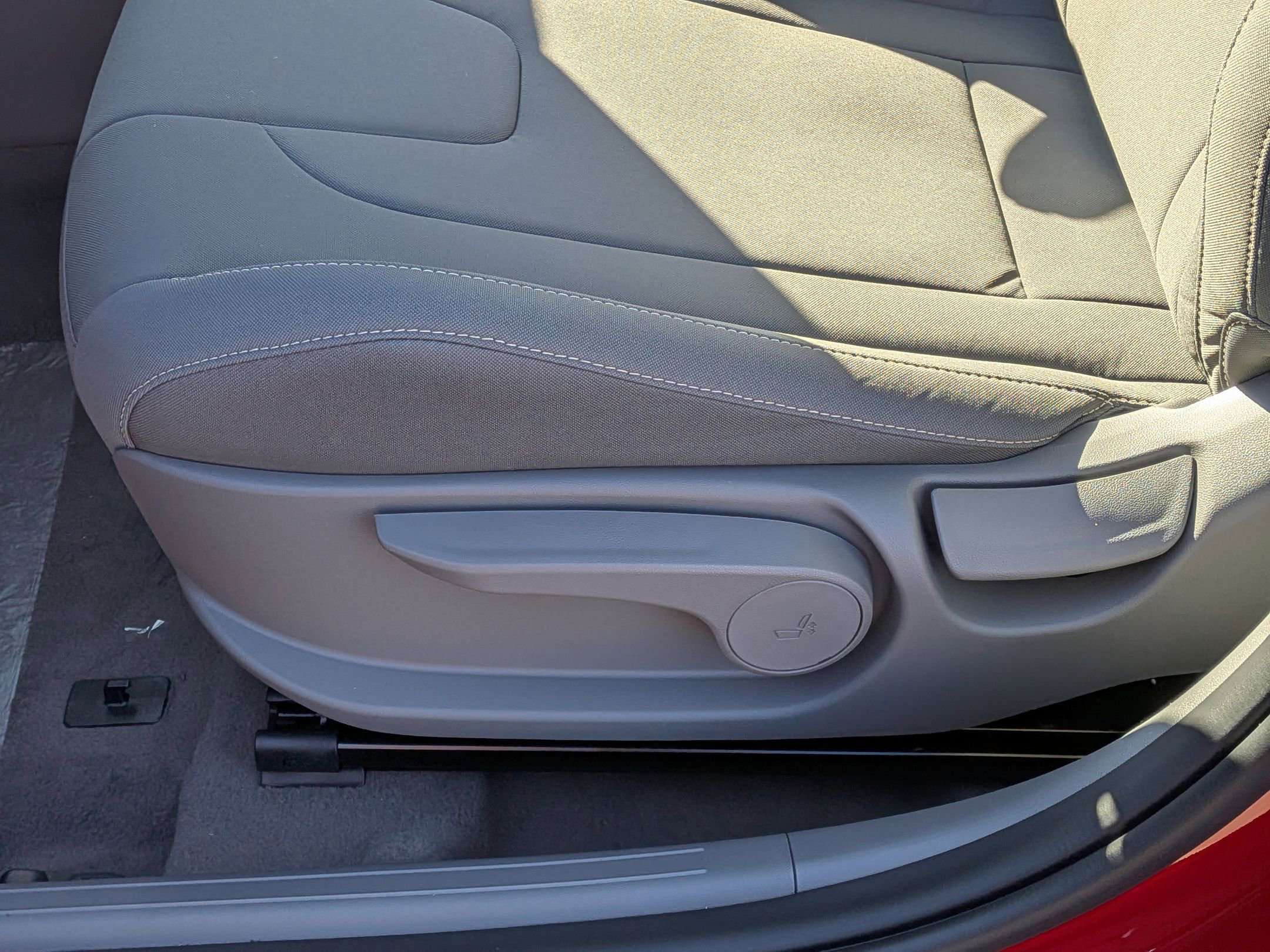 New 2026 Hyundai Elantra Sport FWD image 18