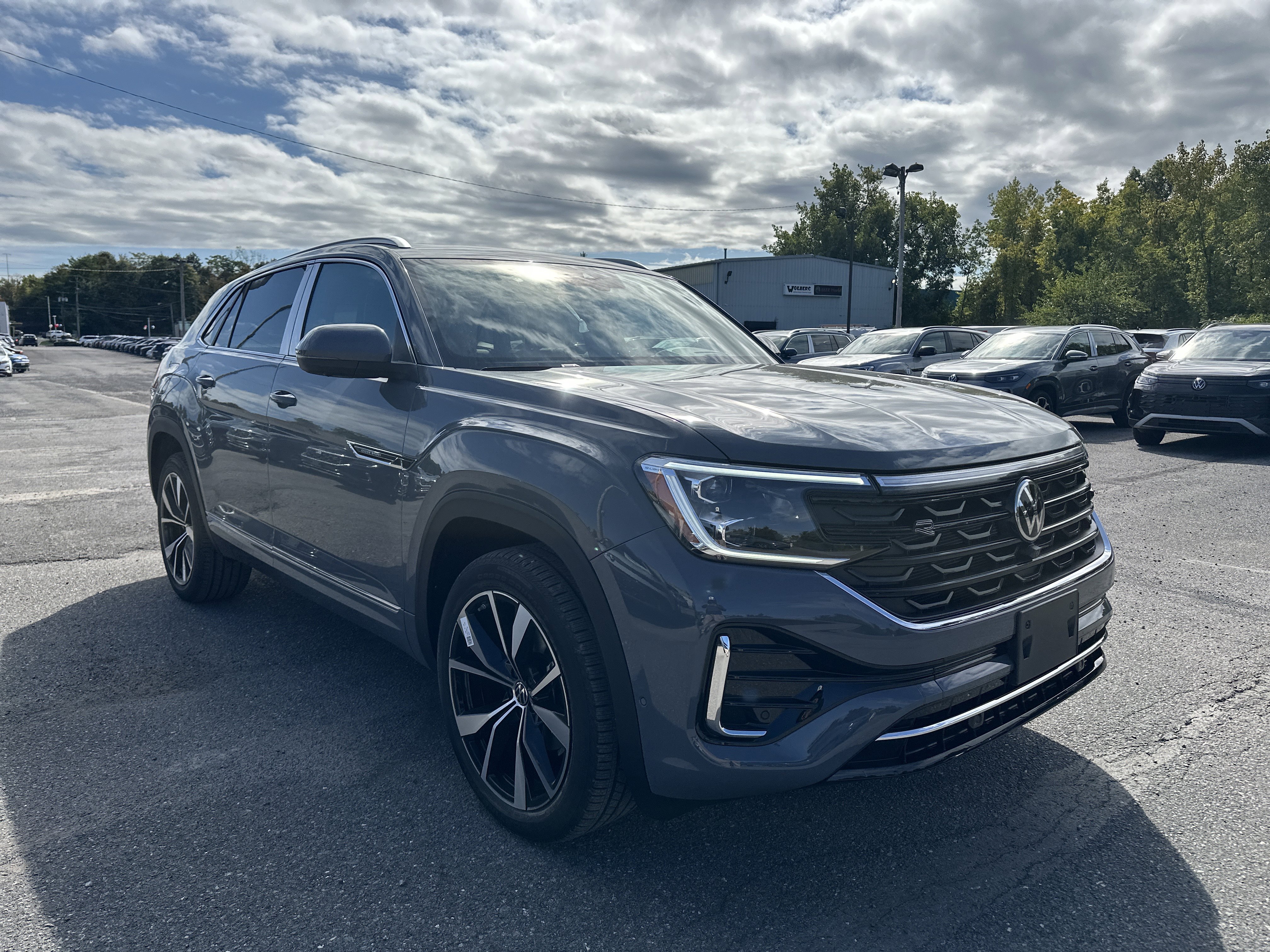 New 2026 Volkswagen Atlas Cross Sport SEL Premium R-Line image 3