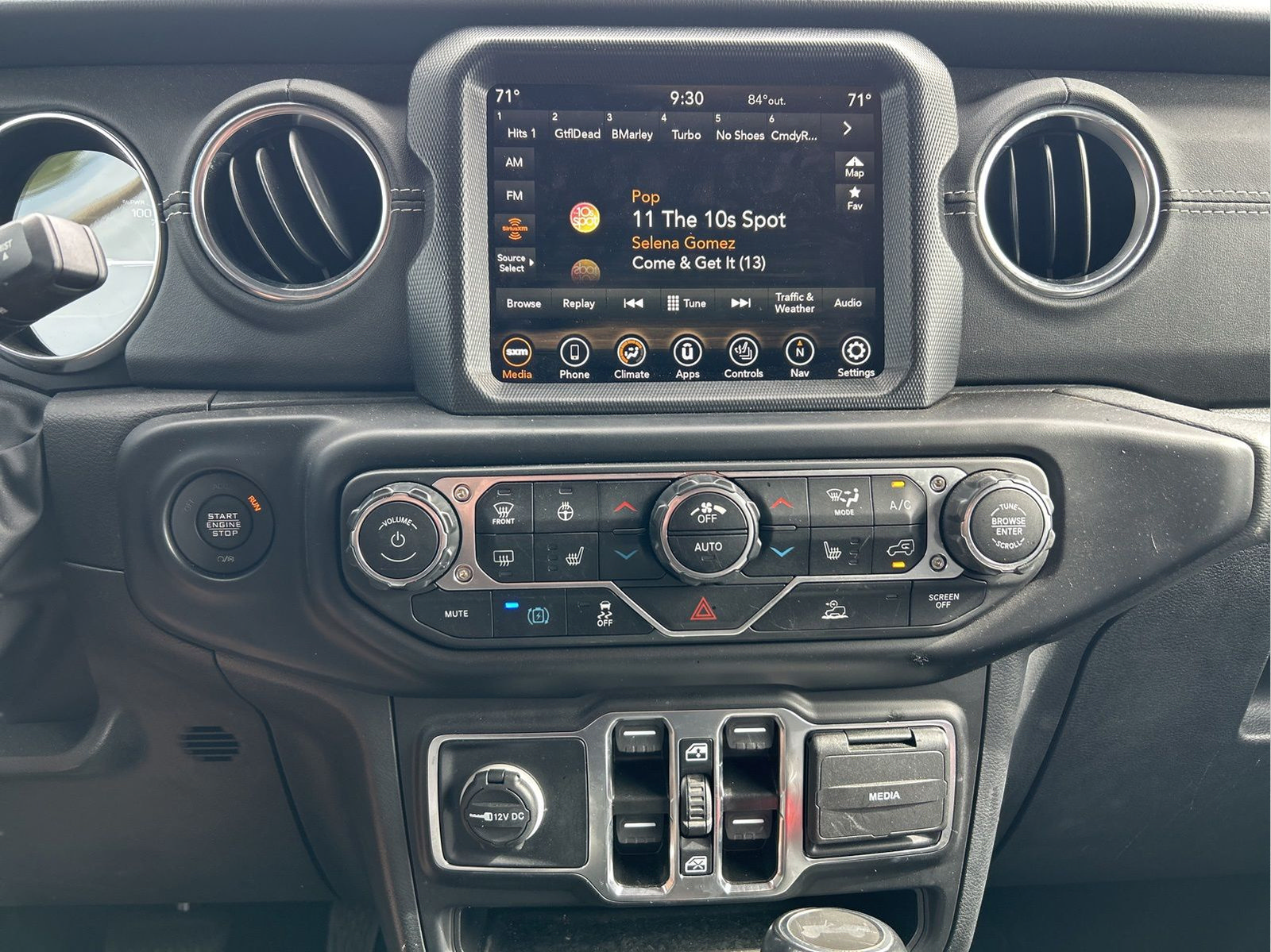Certified 2023 Jeep Wrangler Unlimited Sahara w/ Cold Weather Group AWD/4WD image 16