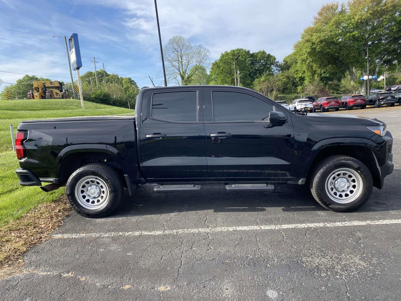 Used 2025 Chevrolet Colorado W/T w/ Advanced Trailering Package image 8