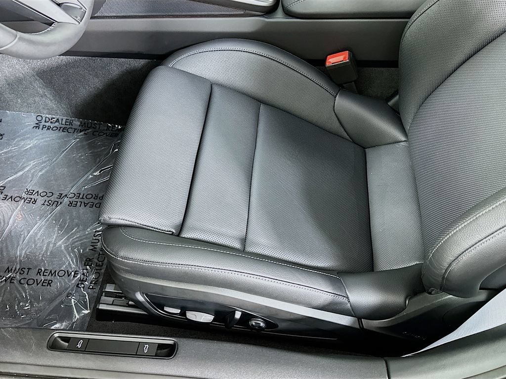Certified 2025 Porsche 911 Carrera RWD image 21
