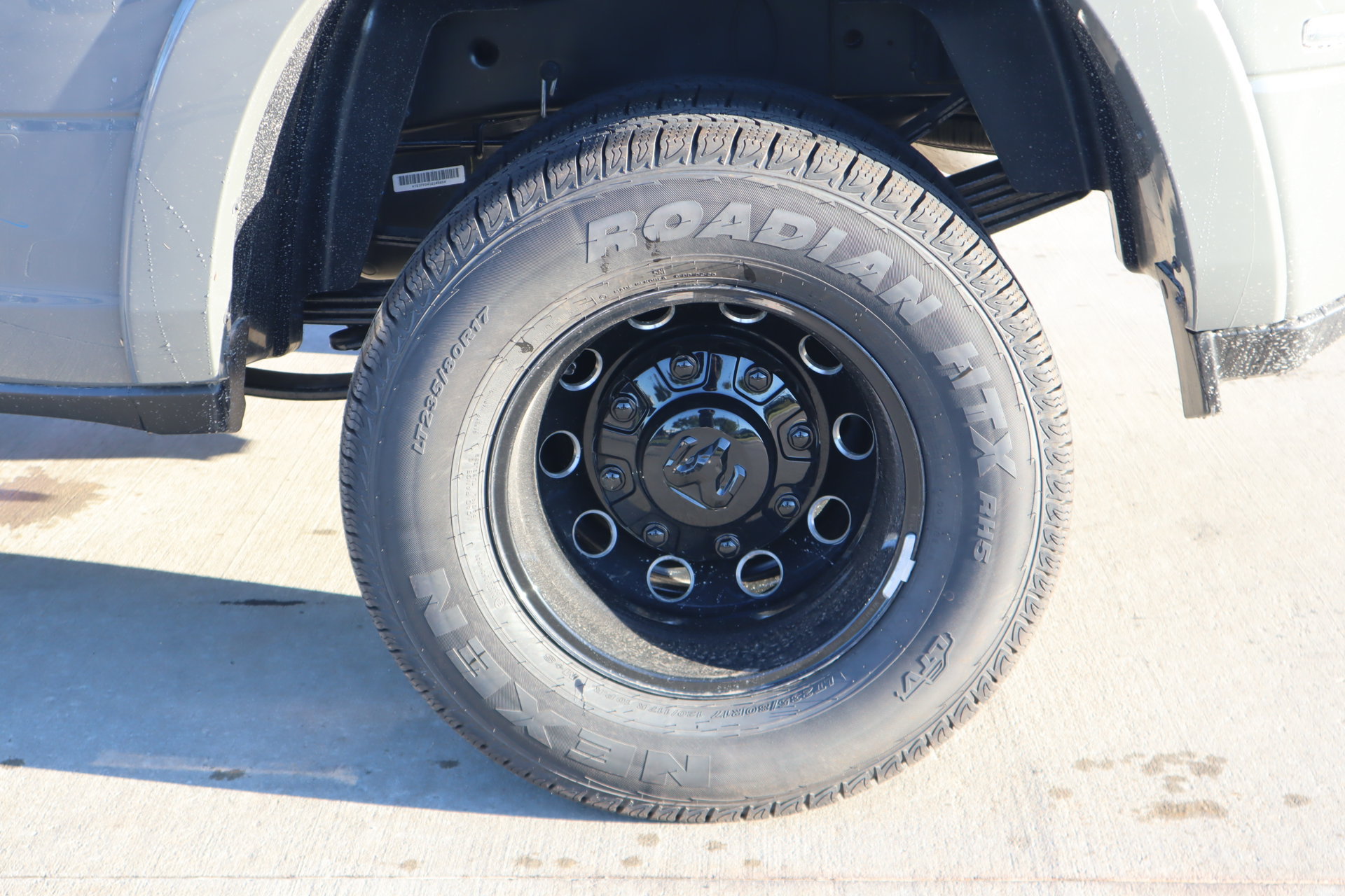 New 2027 RAM 3500 Laramie AWD/4WD image 18
