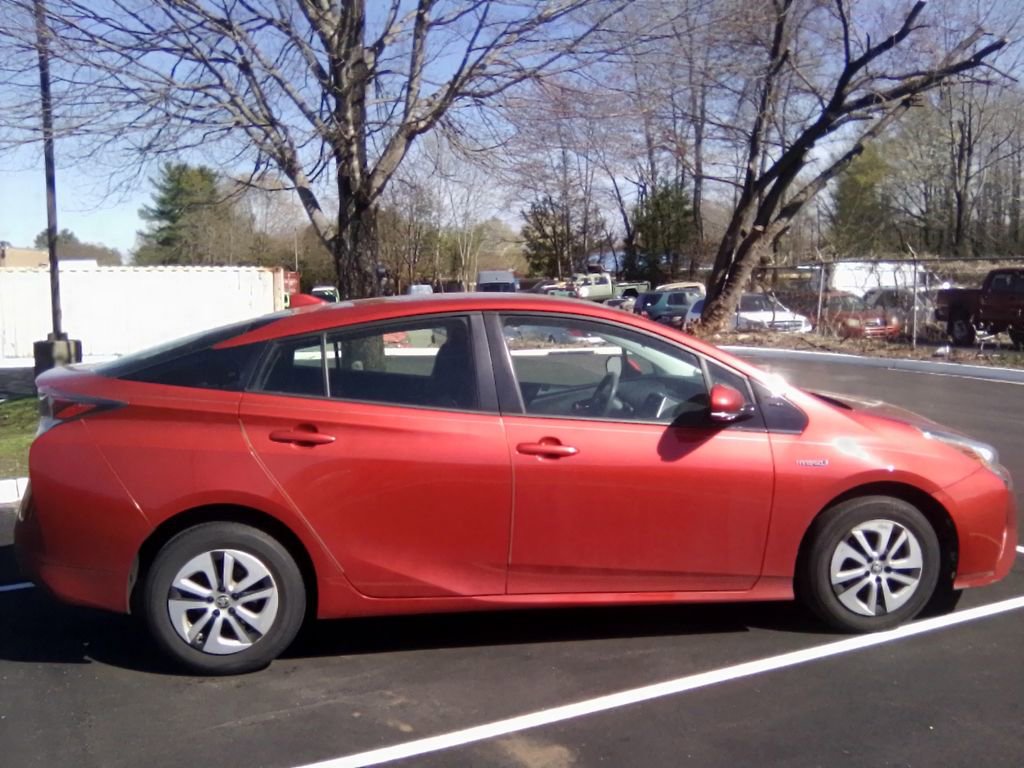 Used 2016 Toyota Prius Two image 2