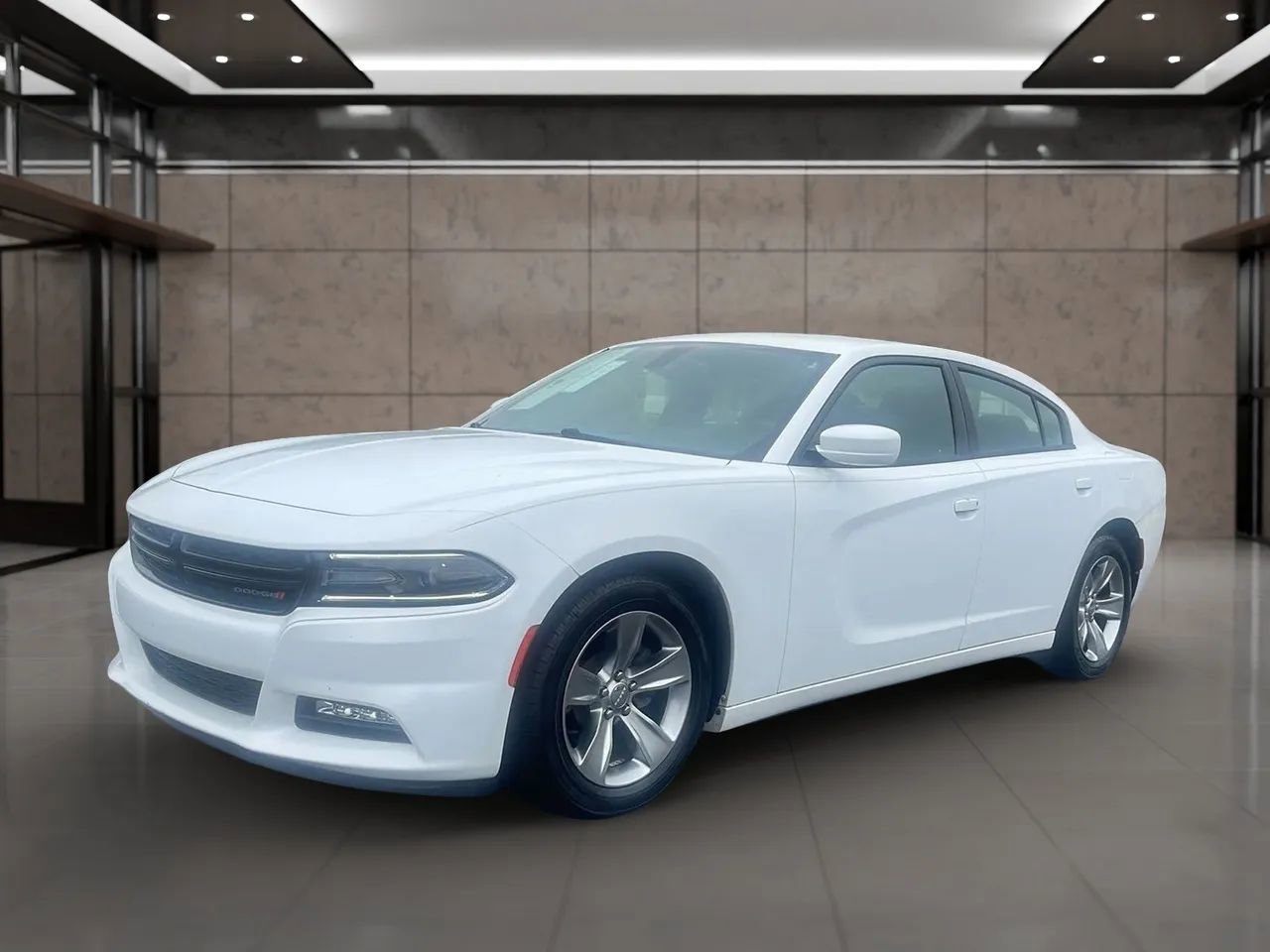 Used 2015 Dodge Charger SXT RWD image 4
