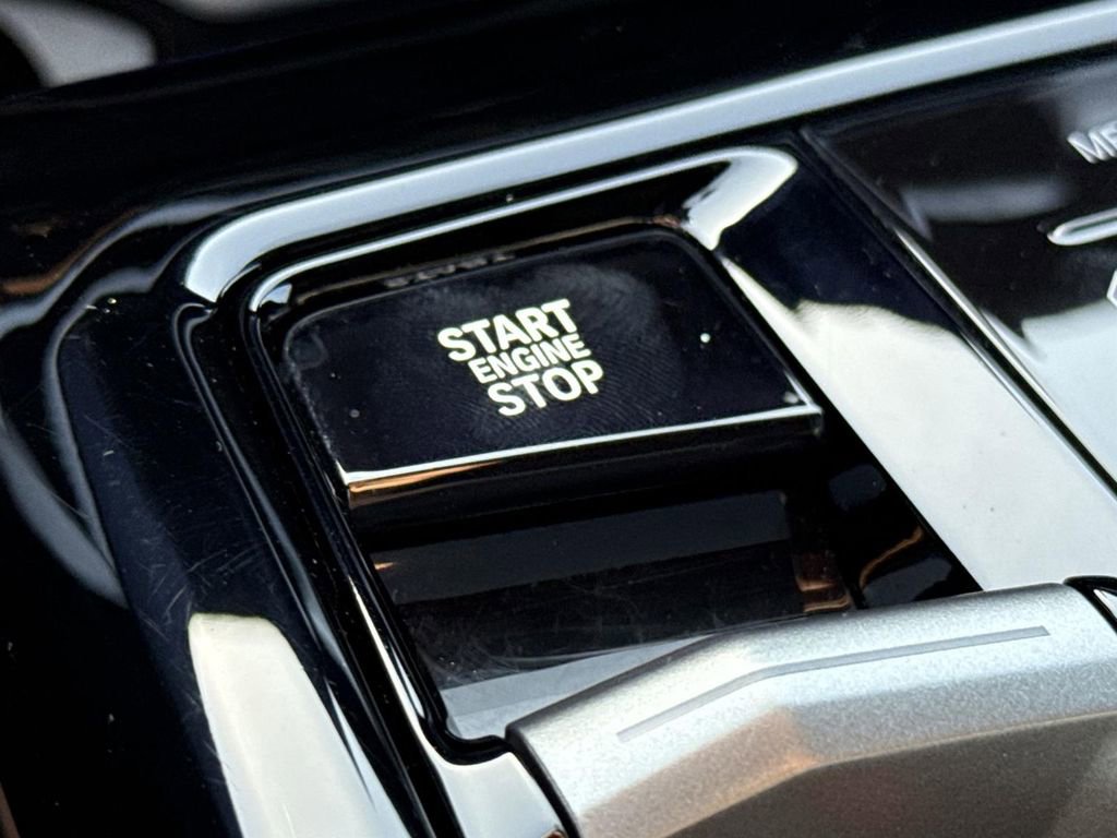 Used 2025 BMW 530i xDrive w/ Premium Package image 16