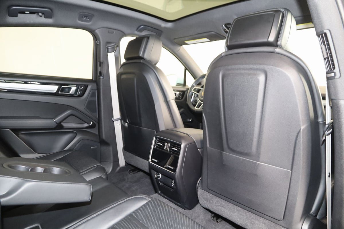 Used 2023 Porsche Cayenne Coupe image 19
