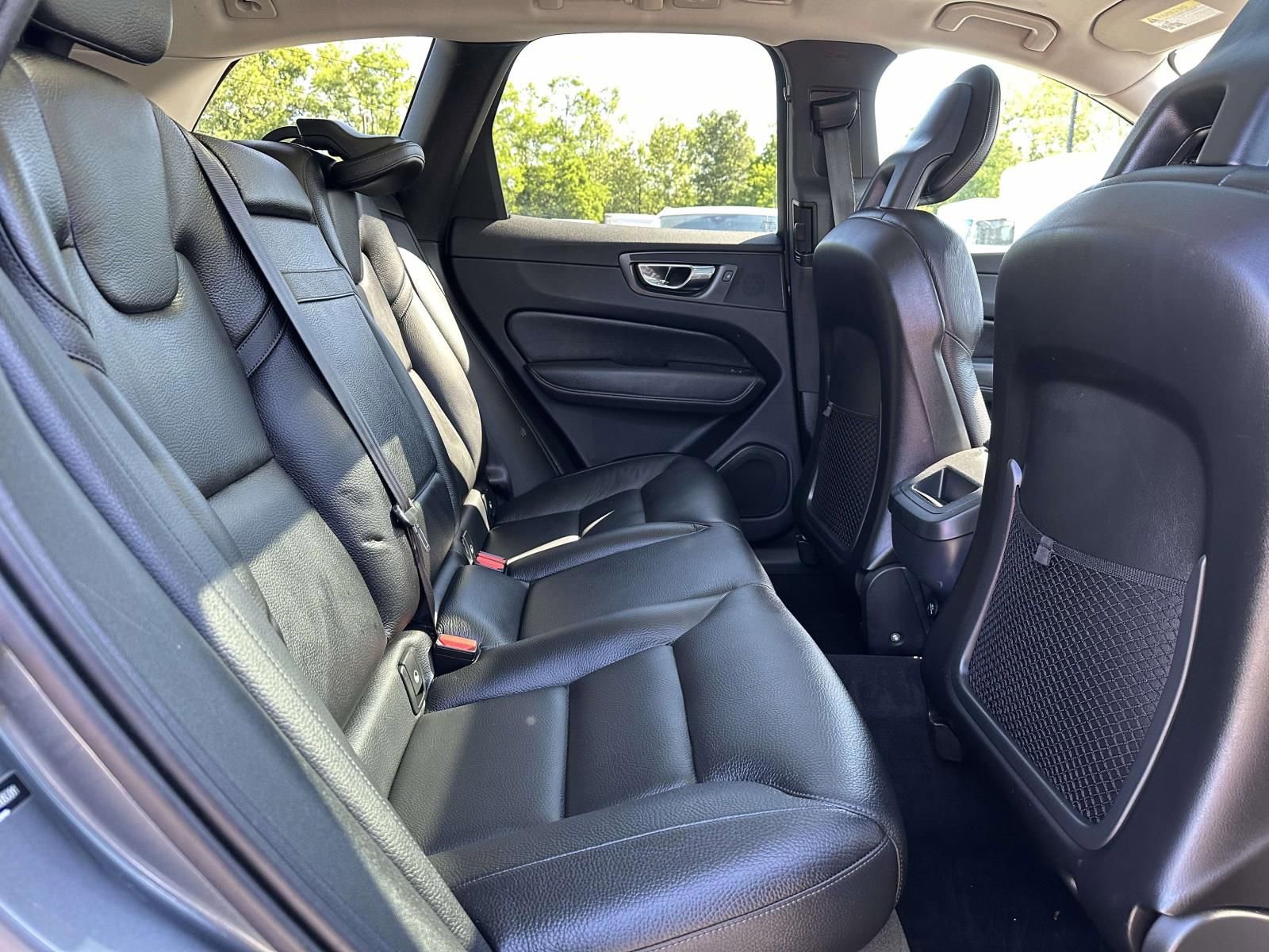 Used 2018 Volvo XC60 T5 Momentum w/ Convenience Package AWD/4WD image 25