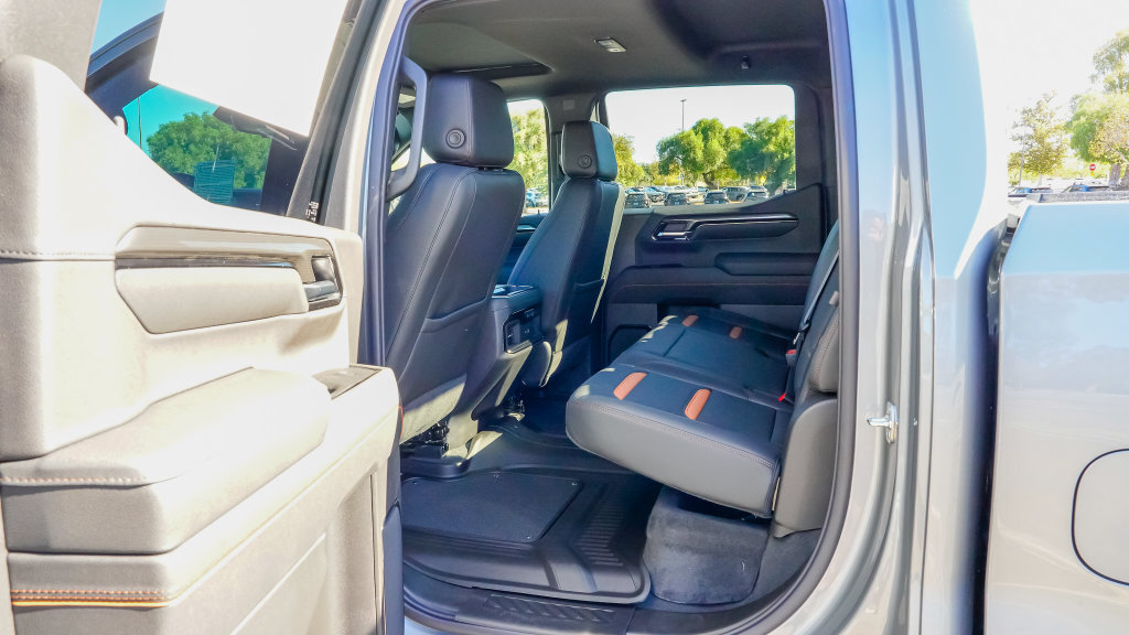 New 2026 GMC Sierra 1500 AT4 w/ AT4 Premium Package AWD/4WD image 11
