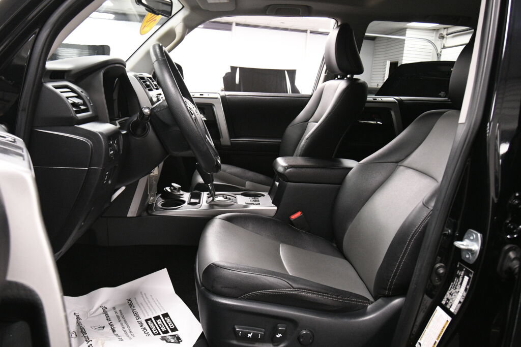 Used 2017 Toyota 4Runner SR5 Premium AWD/4WD image 9