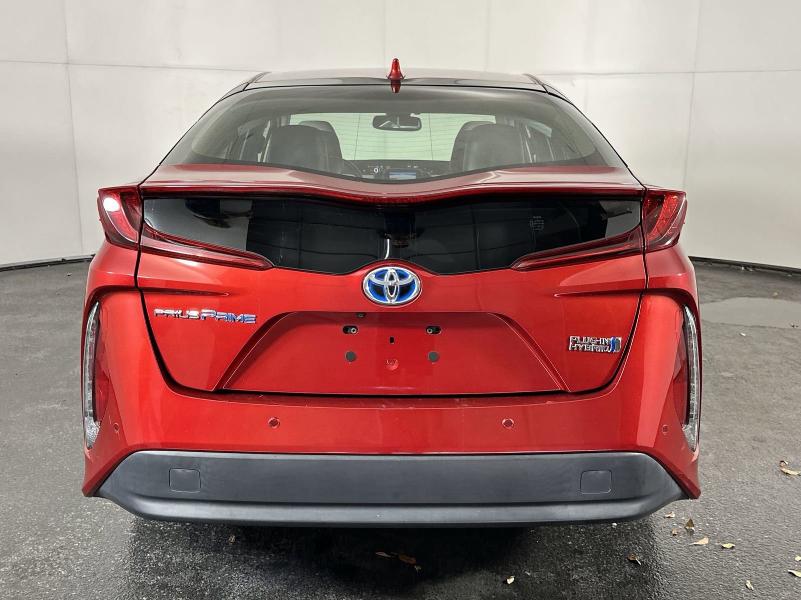 Used 2018 Toyota Prius Prime Advanced w/ Carpet Mat Package image 7