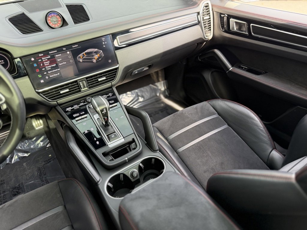 Used 2023 Porsche Cayenne GTS image 43