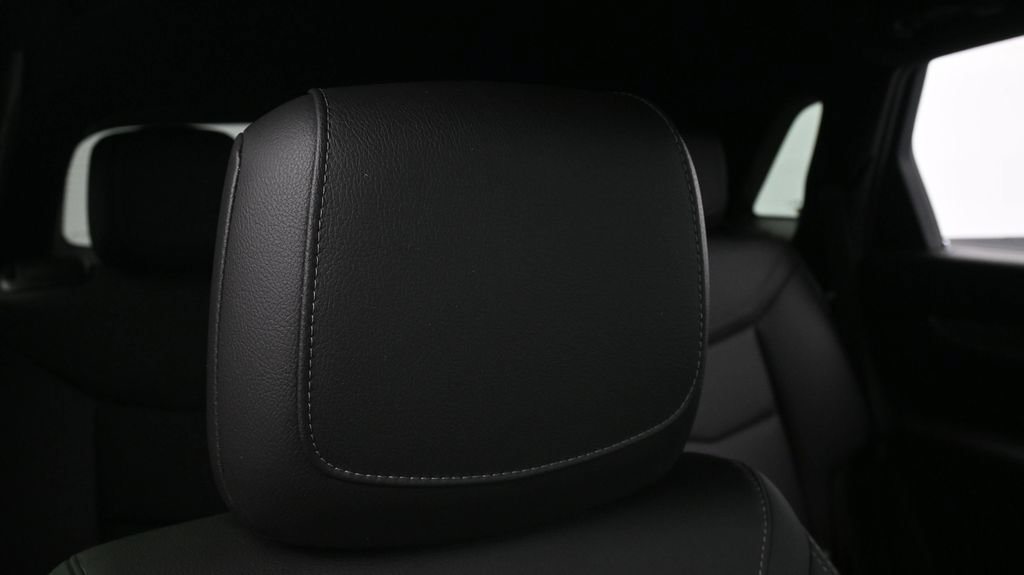 Certified 2024 Cadillac XT5 Luxury FWD image 17