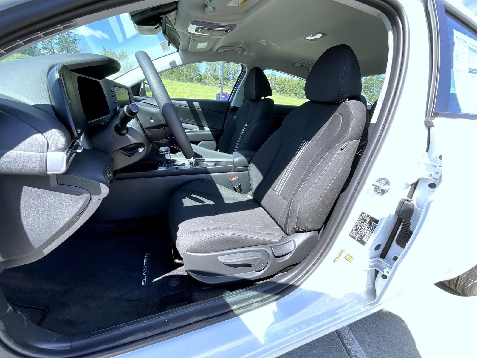 New 2026 Hyundai Elantra Hybrid FWD image 10