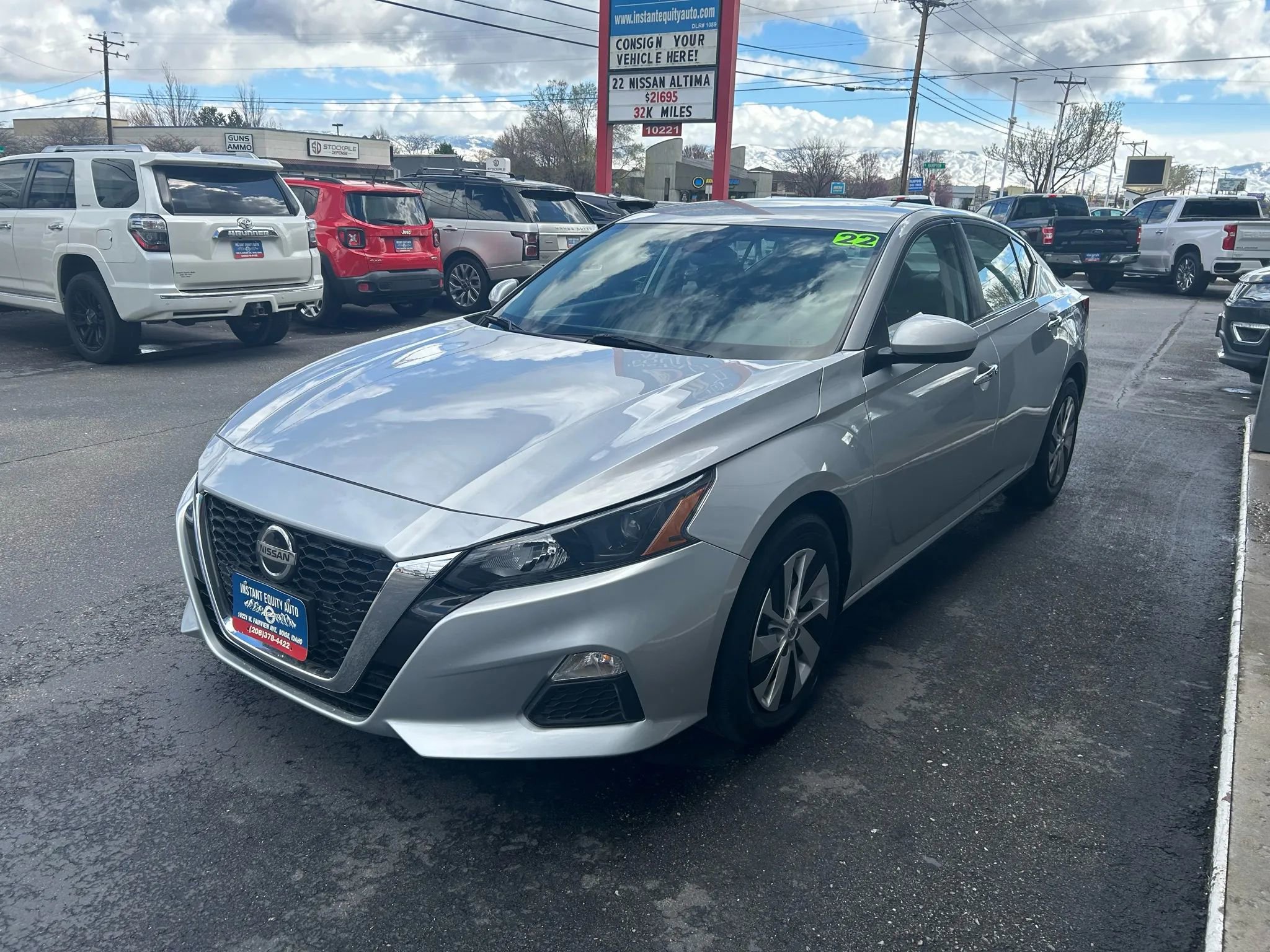 Used 2022 Nissan Altima 2.5 S image 2