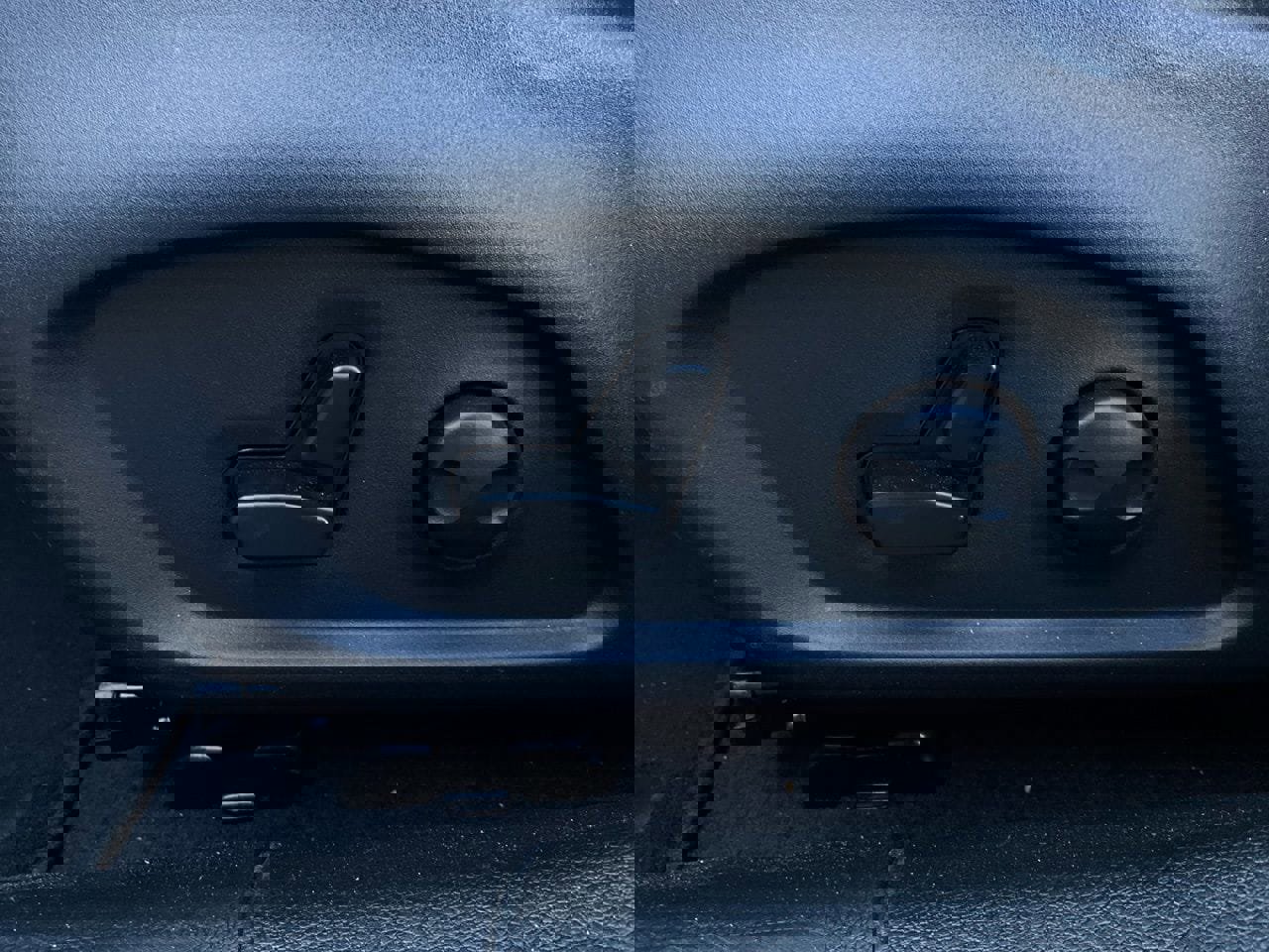 Used 2025 Jeep Compass Limited image 11