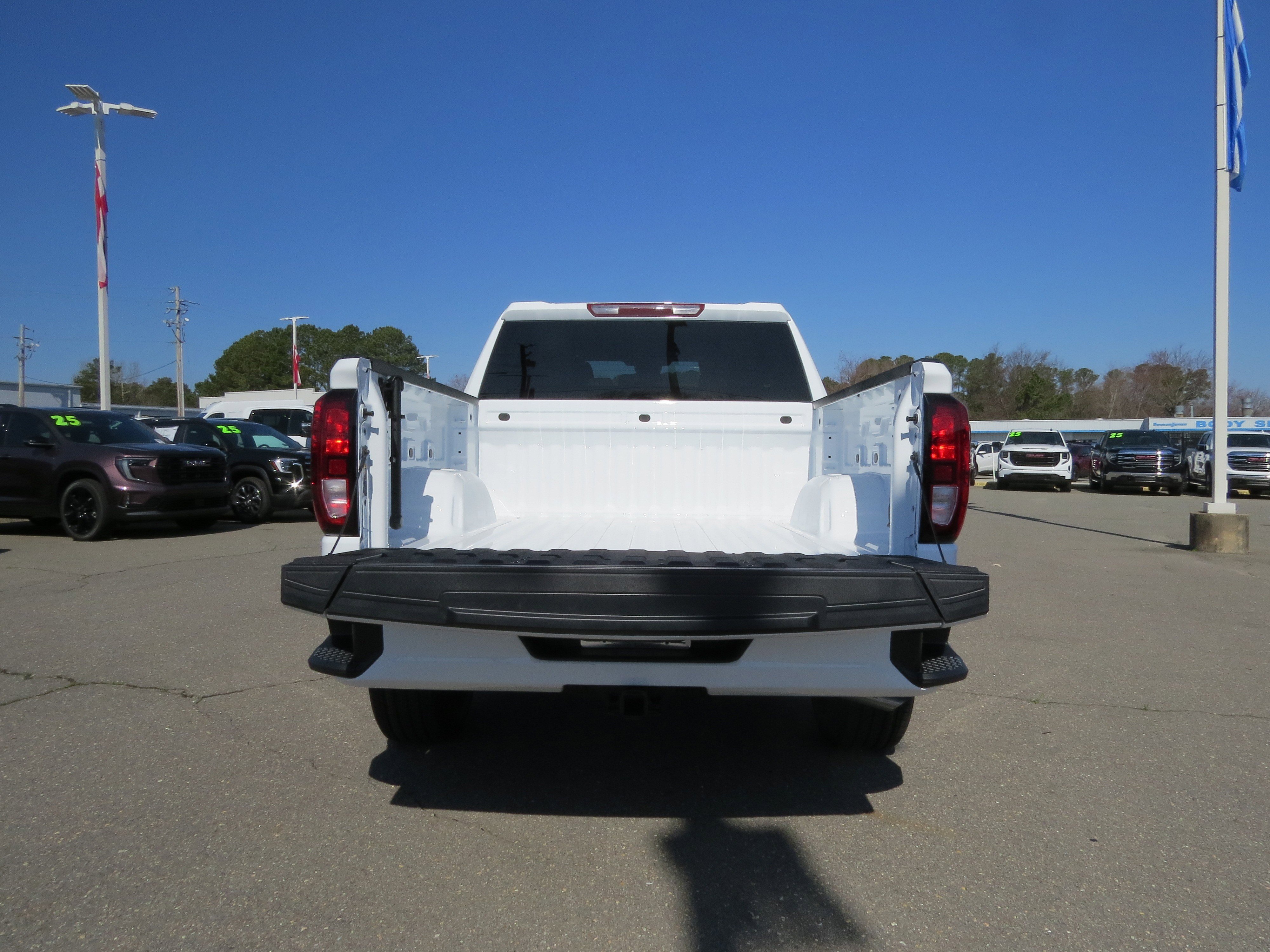 New 2025 GMC Sierra 1500 Elevation image 6