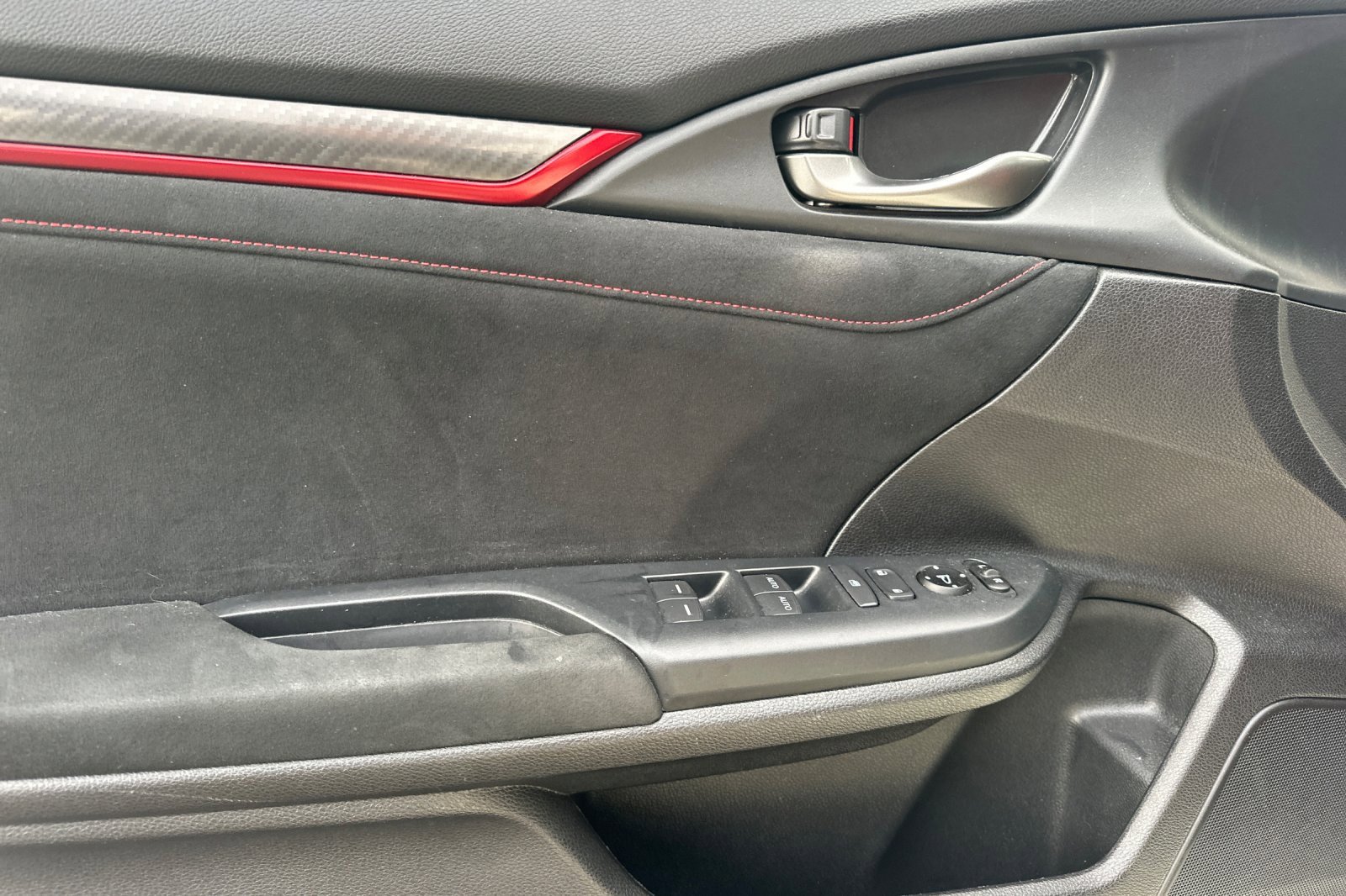 Used 2018 Honda Civic Type R image 11