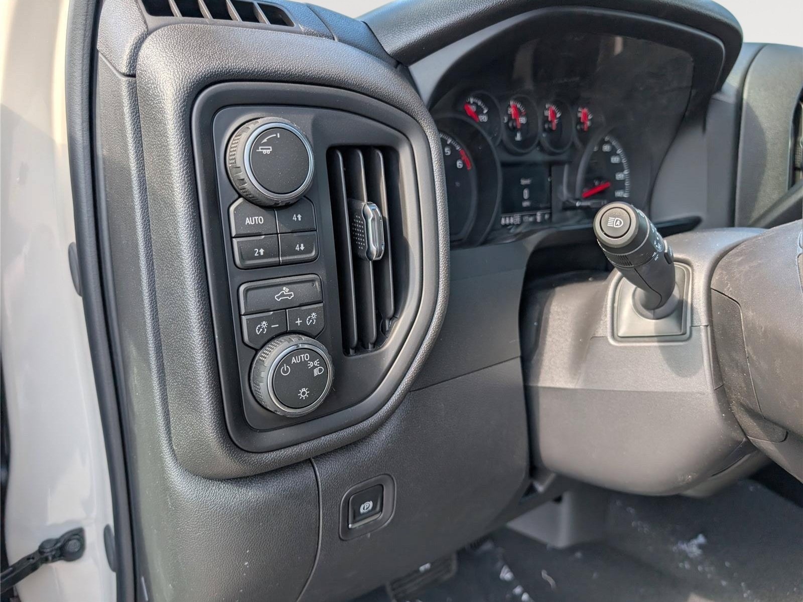New 2026 Chevrolet Silverado 1500 Custom Trail Boss w/ Dark Appearance Package AWD/4WD image 17