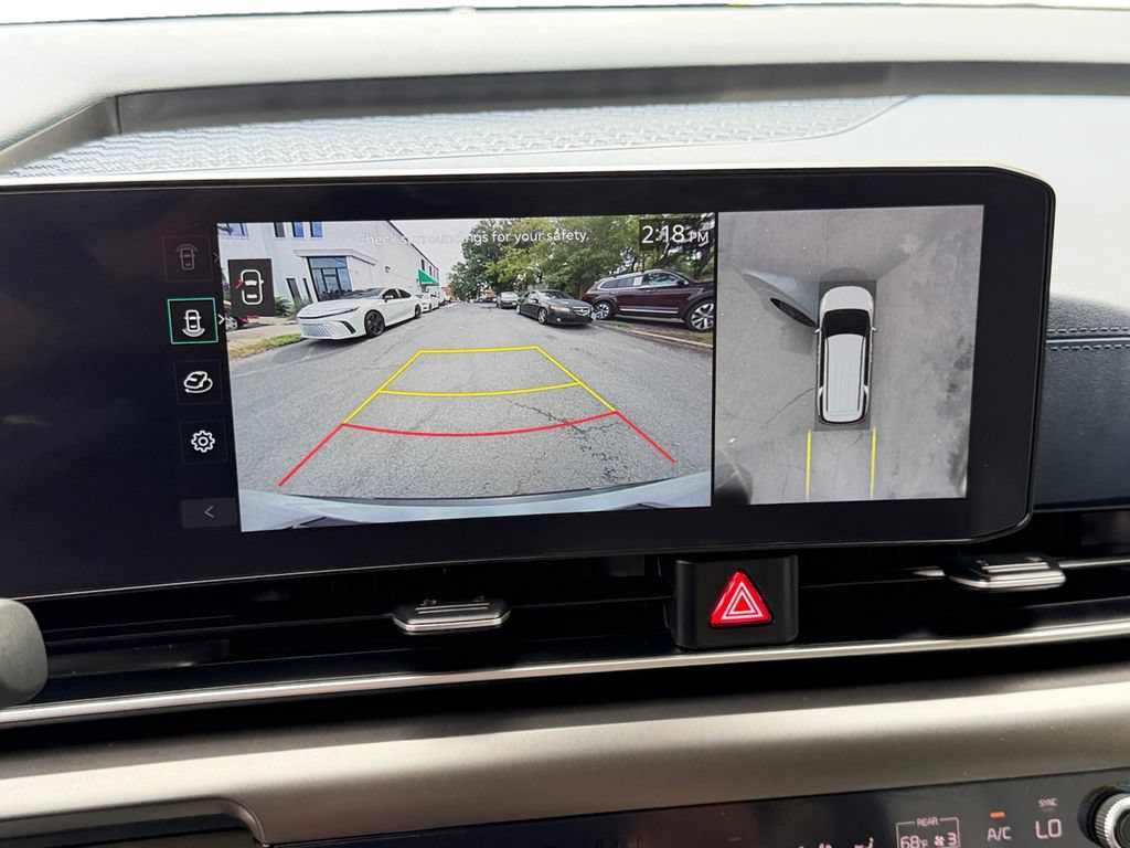 Certified 2025 Kia Carnival SX w/ SX Dark Edition Package FWD image 22