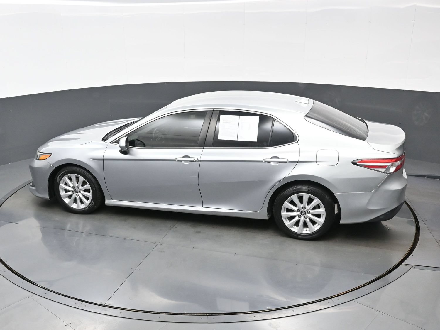 Used 2019 Toyota Camry LE FWD image 36