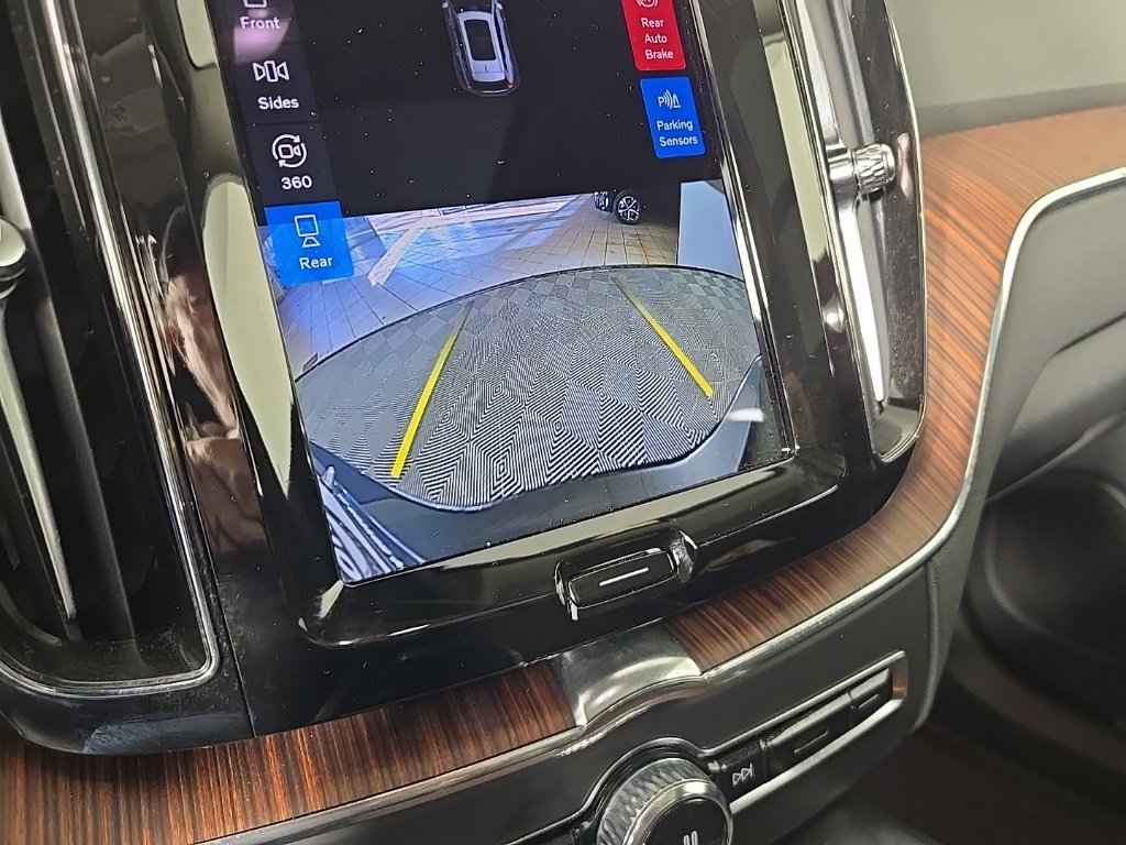 Certified 2023 Volvo XC60 B5 Plus w/ Climate Package image 25