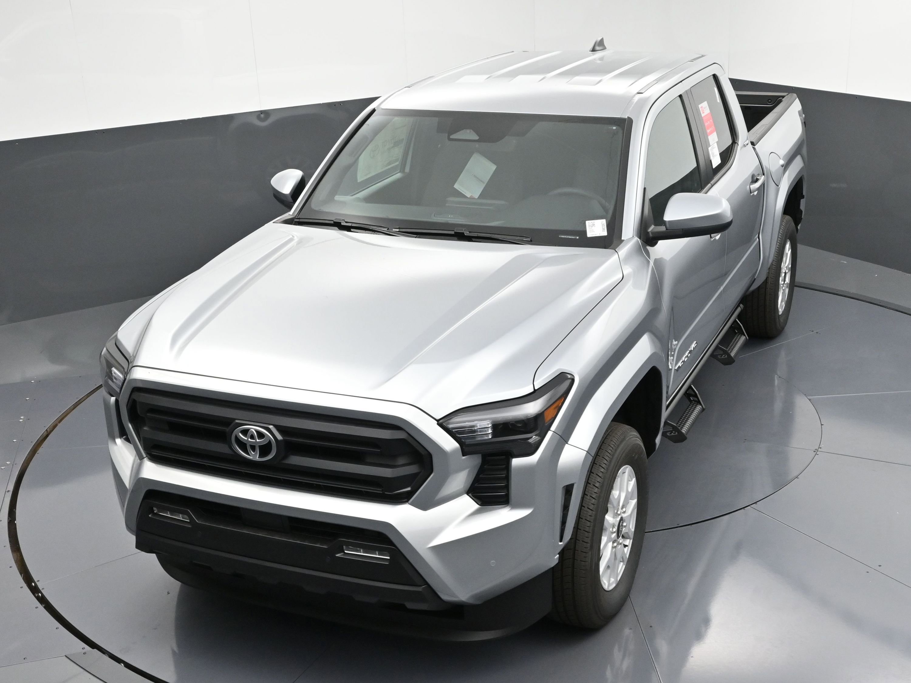 Used 2024 Toyota Tacoma SR5 w/ SR5 Upgrade Package image 34