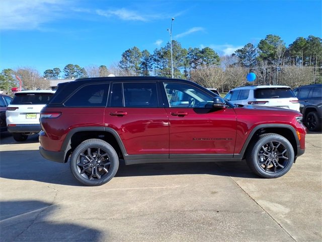 New 2025 Jeep Grand Cherokee Limited image 2