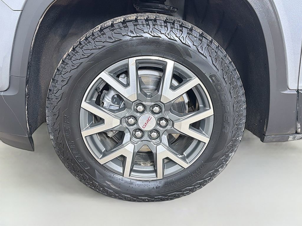 Used 2021 GMC Acadia SLE w/ Driver Convenience Package image 16