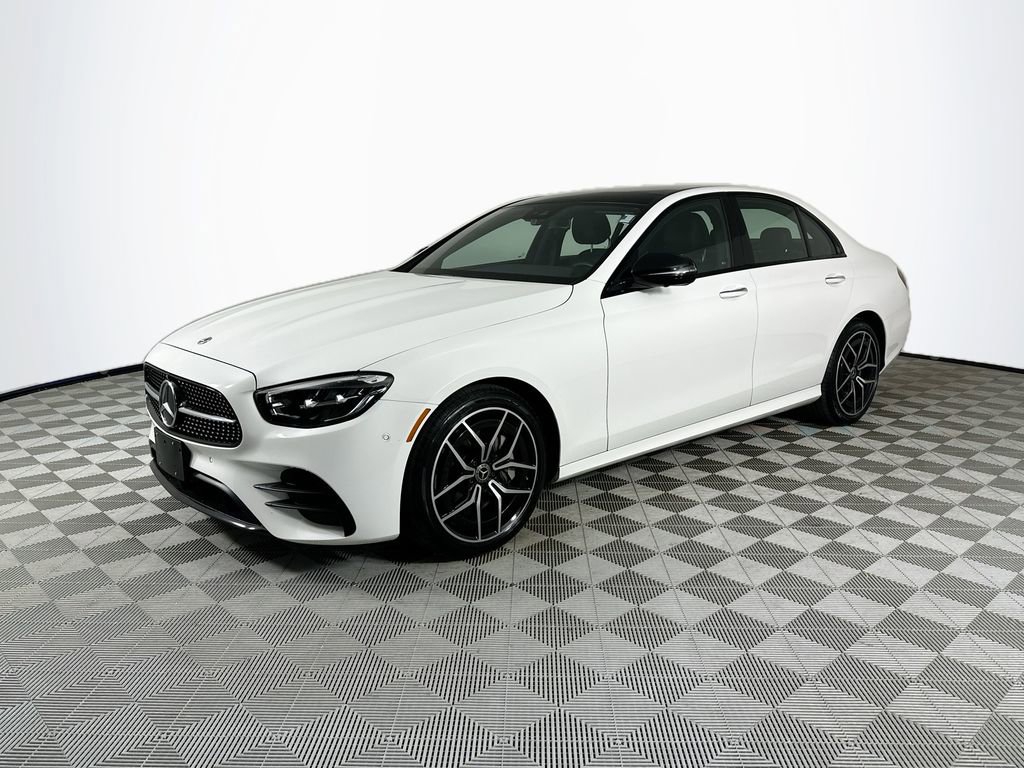 Used 2023 Mercedes-Benz E 350 4MATIC Sedan image 3