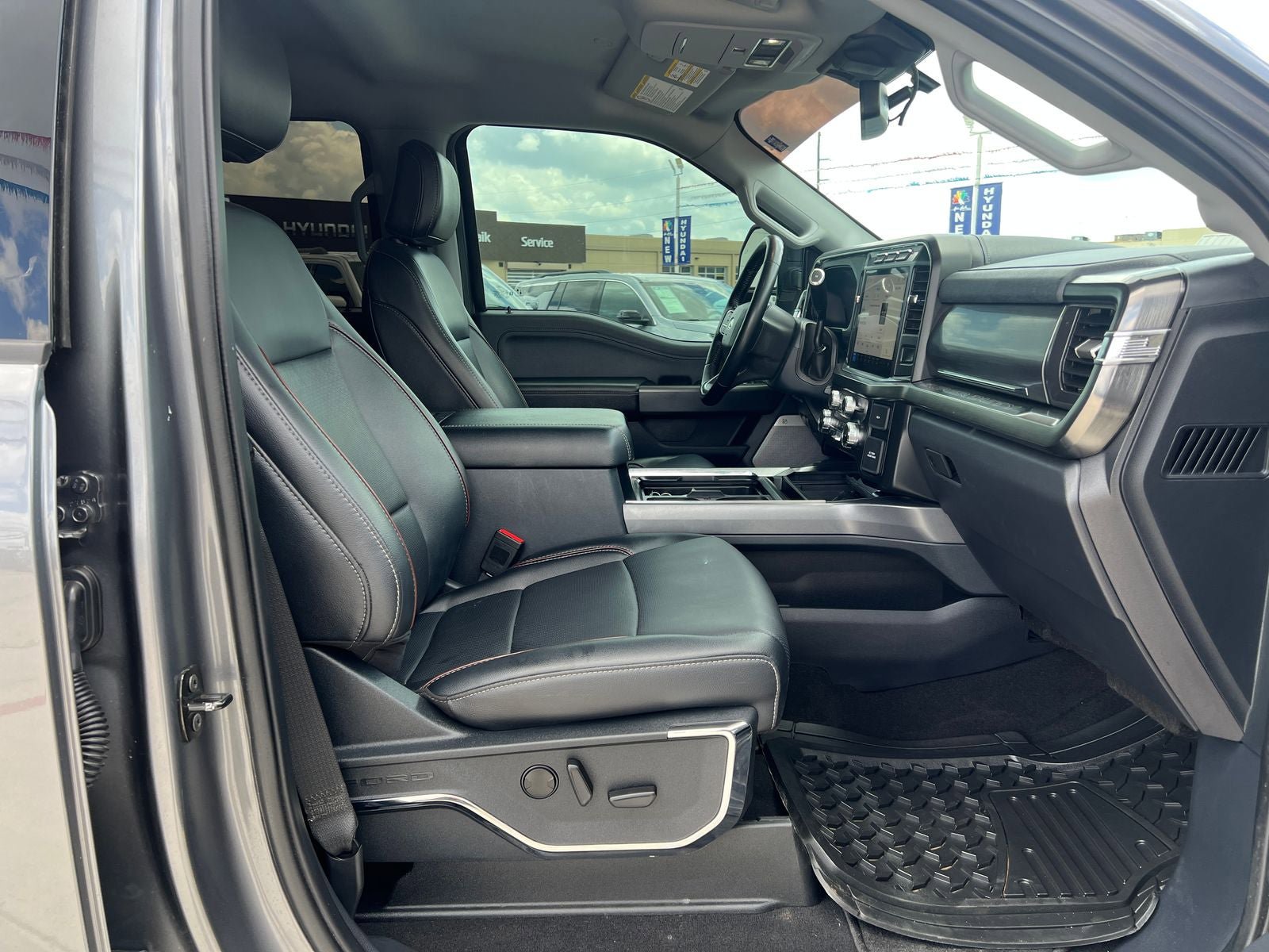 Used 2024 Ford F250 Lariat AWD/4WD image 11