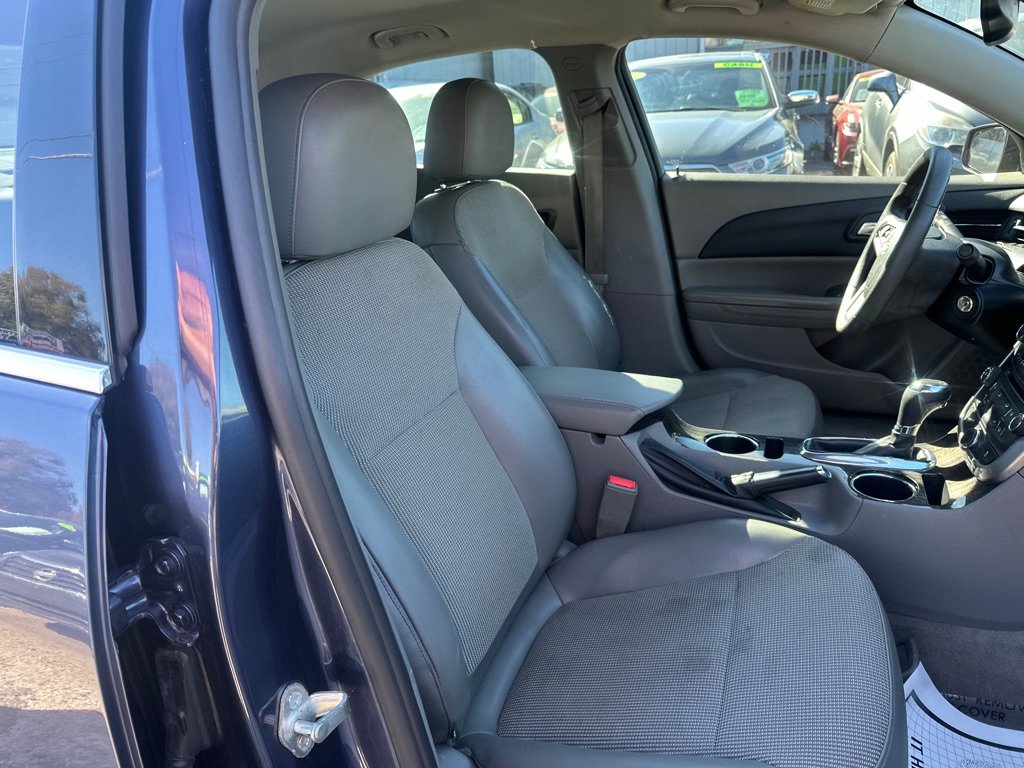 Used 2015 Chevrolet Malibu LT w/ Power Convenience Package image 13