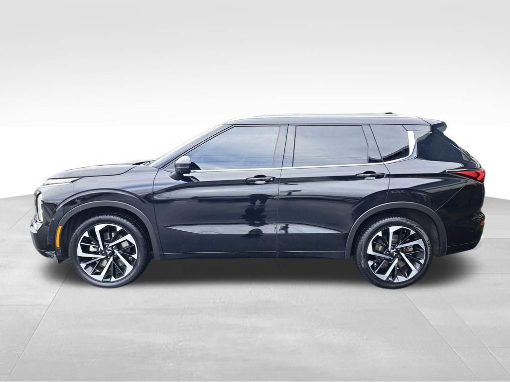 Used 2023 Mitsubishi Outlander SEL 40th Anniversary image 2