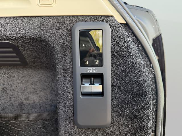 New 2026 Land Rover Range Rover SE image 31