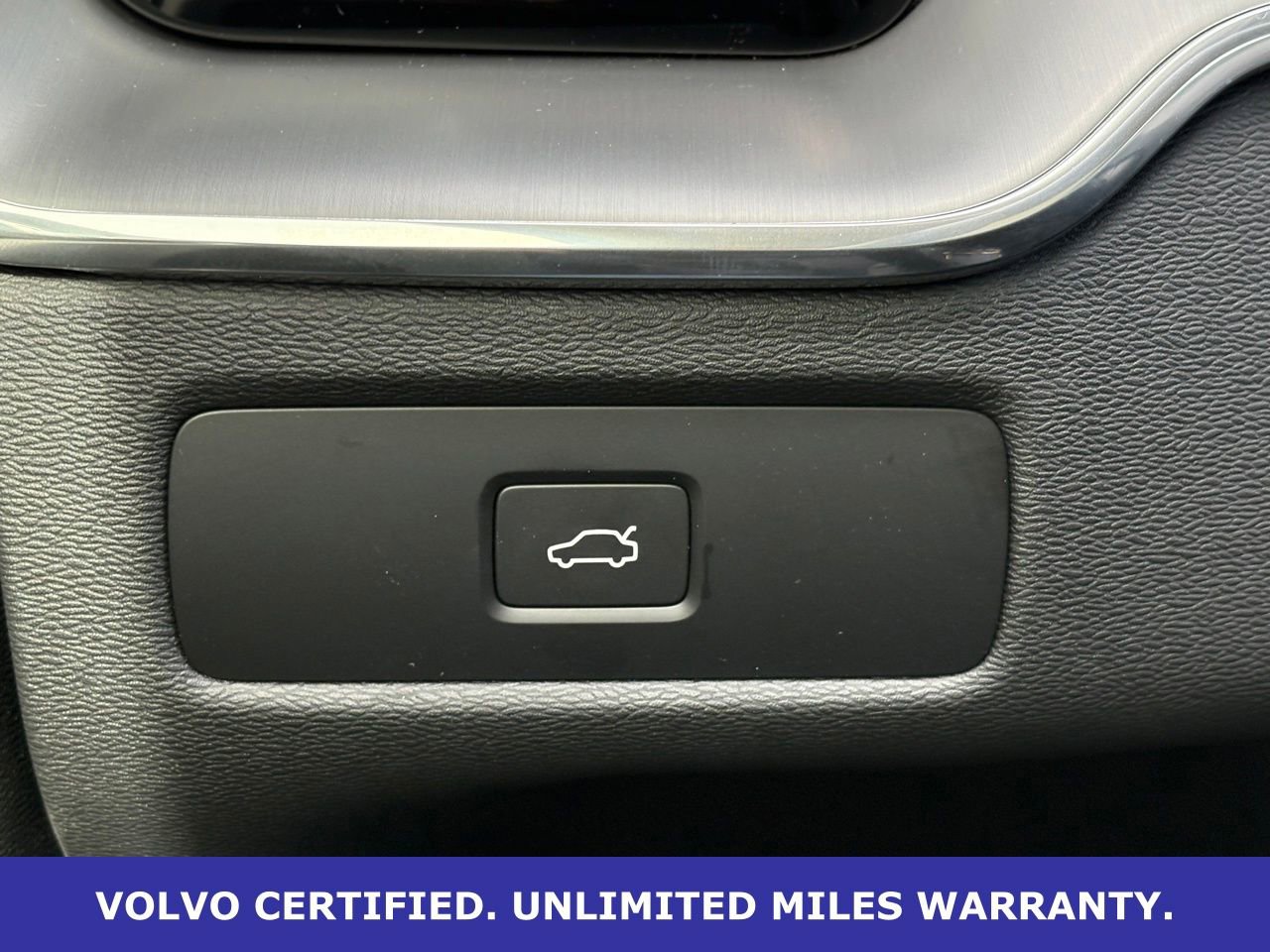 Certified 2025 Volvo XC60 B5 Core AWD/4WD image 20