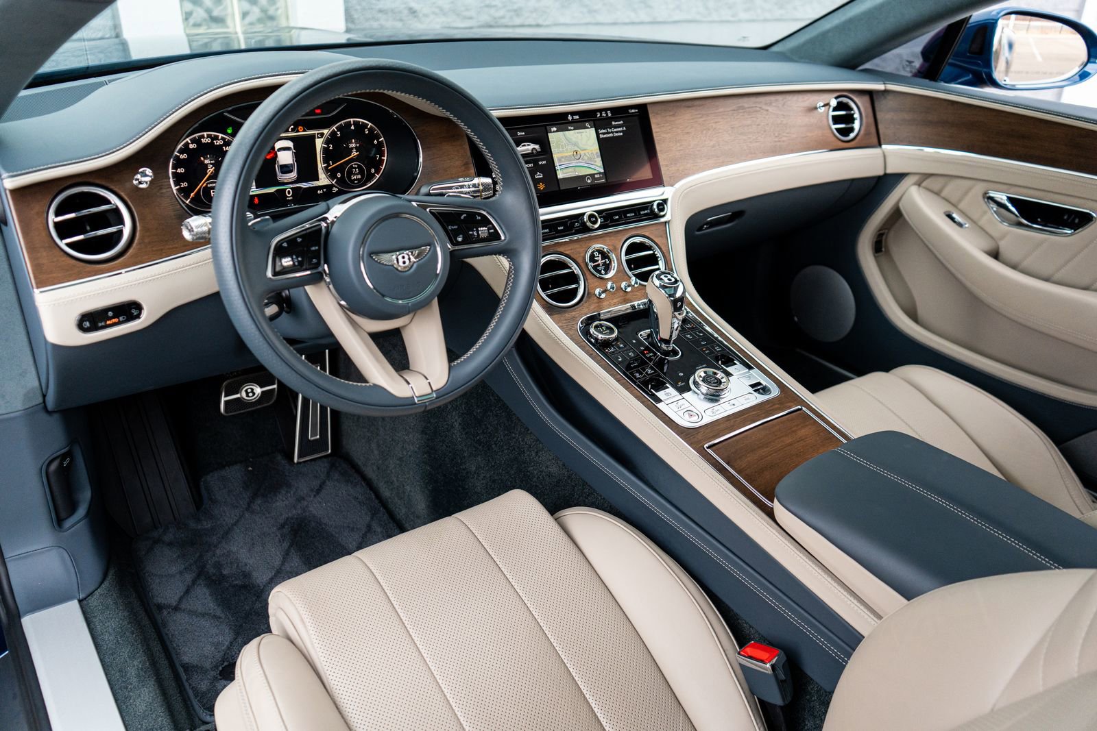 Used 2024 Bentley Continental GT image 31