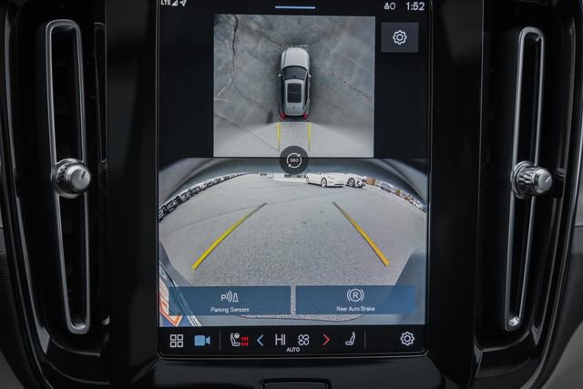 Certified 2024 Volvo XC40 B5 Ultimate w/ Protection Package Premier image 44