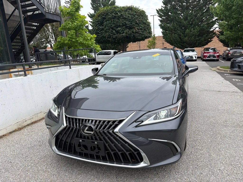 Used 2023 Lexus ES 250 w/ Premium Package AWD/4WD image 2